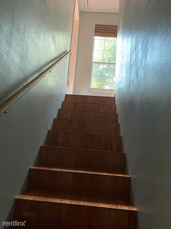 Building Photo - 3 br, 2.5 bath Townhome - 4675 General Road A