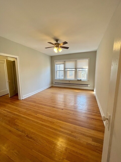Foto del edificio - 3917 N Southport Ave