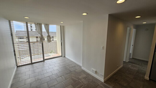 Building Photo - 1535 Pensacola St