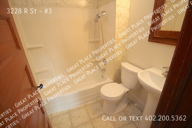 Foto del edificio - 3228 R St