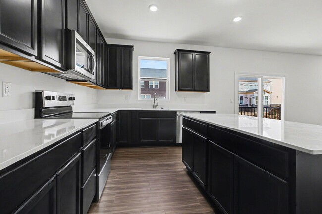 Building Photo - 832 Kuss Dr