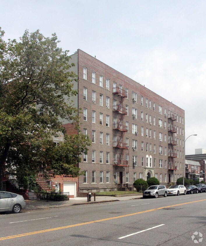 Foto del edificio - 8646 Bay Pky