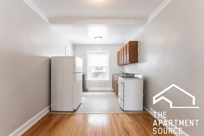 Building Photo - 4824 N Avers Ave