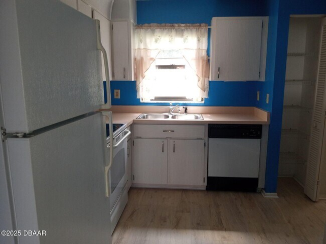 Foto del edificio - 428 Sandpiper Ct