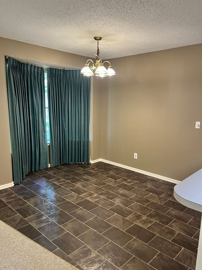 Building Photo - 1105 E 23rd St