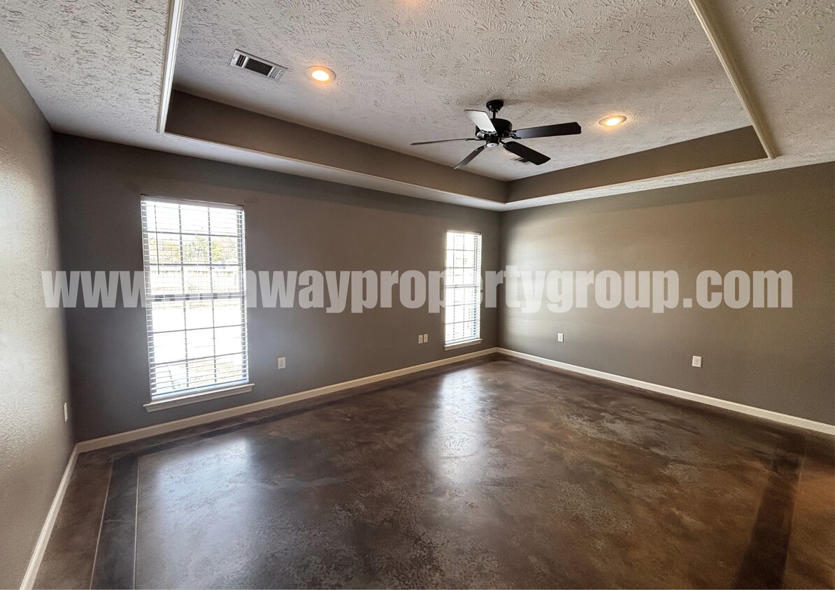 Foto principal - 975 Wineberry Rd