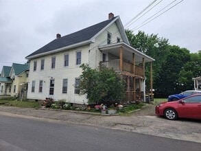 Building Photo - 10 Dyer St