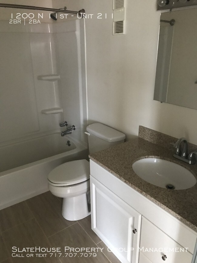 Building Photo - Unreal! Huge newly renovated apartment