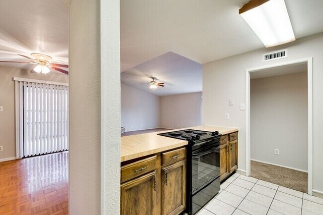 Building Photo - No Application Fees* $500 off 1st months r...