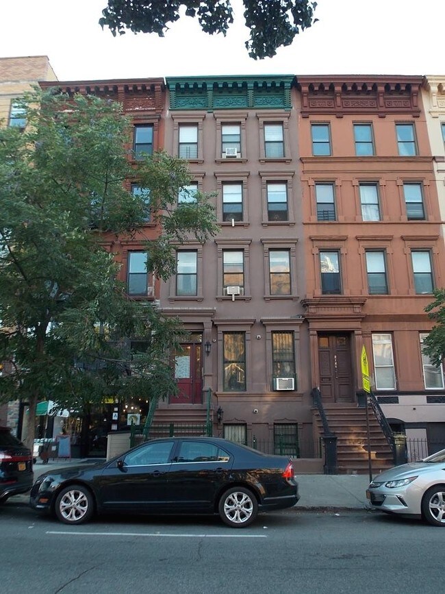 Building Photo - 2146 Fifth Avenue