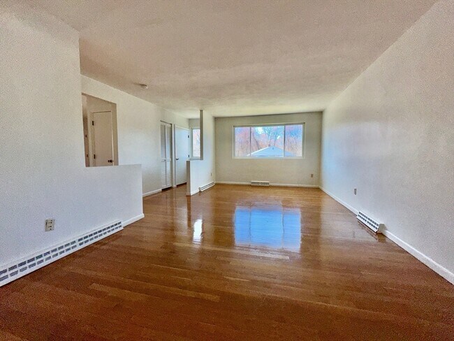 Building Photo - 14 Kippy Dr