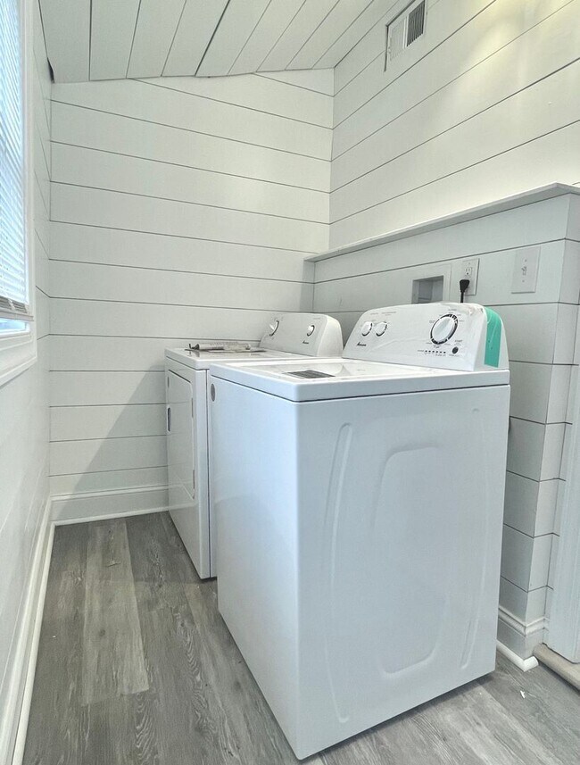 Foto del edificio - 3 br, 1.5 bath House - 710 W Railroad Ave.