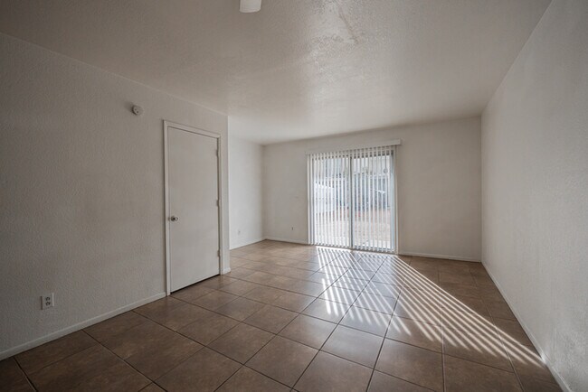 Foto del edificio - 2833 E Kathleen Rd