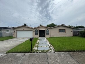 Building Photo - 115 Sierra Dr