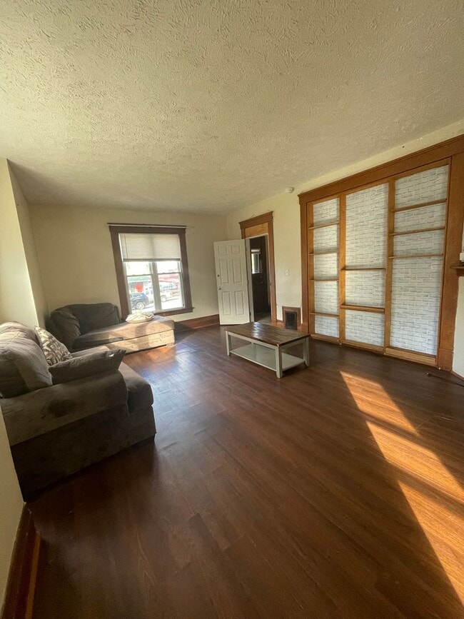 Building Photo - 1121 Packard St