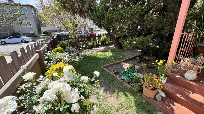 Patio delantero - 3822 Huron Ave