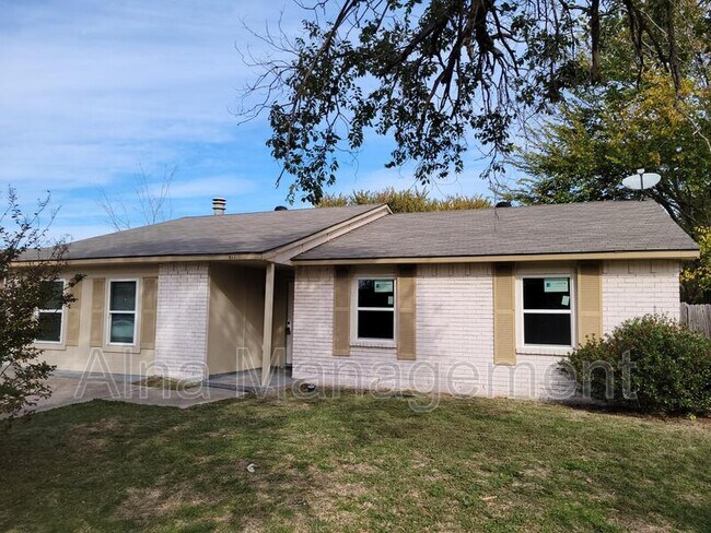 Building Photo - 417 Green Canyon Dr