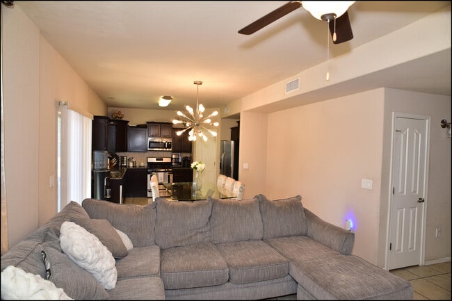 Building Photo - 6246 Viale Del Sol Ave