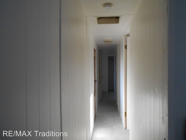 Building Photo - 2 br, 1 bath House - 520 S. 7th West