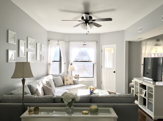 Foto del edificio - 3253 N Kenmore Ave