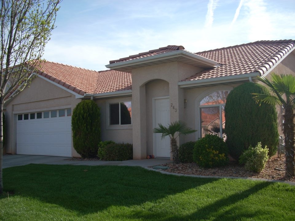Primary Photo - Riviera Palms Townhomes