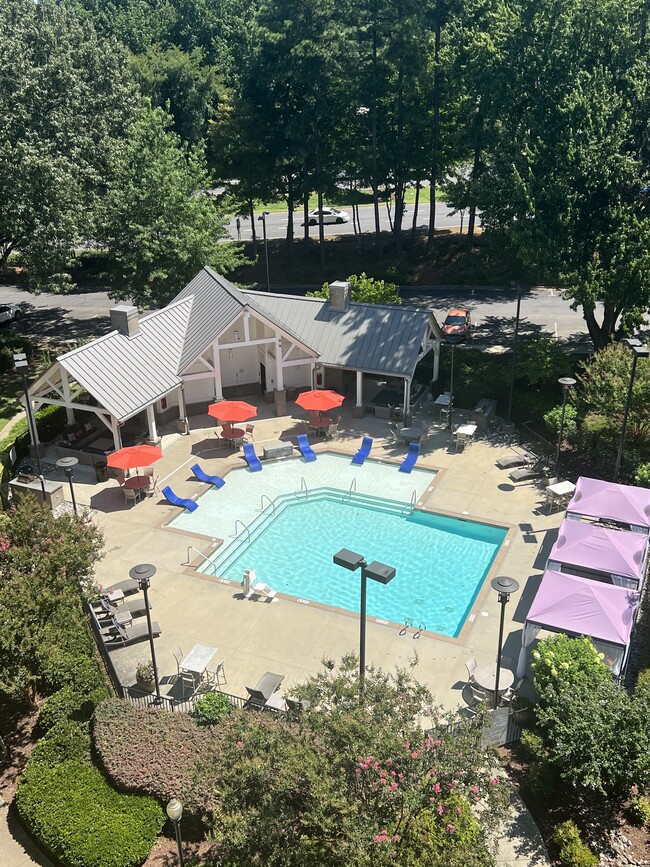 Pool View - Sterling Glenwood Apartments