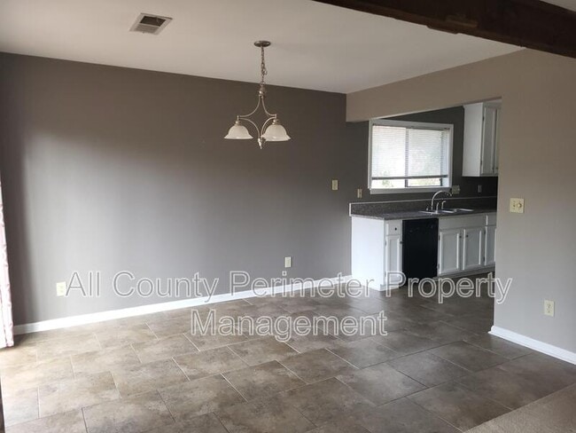 Building Photo - 4722 Jamerson Forest Cir