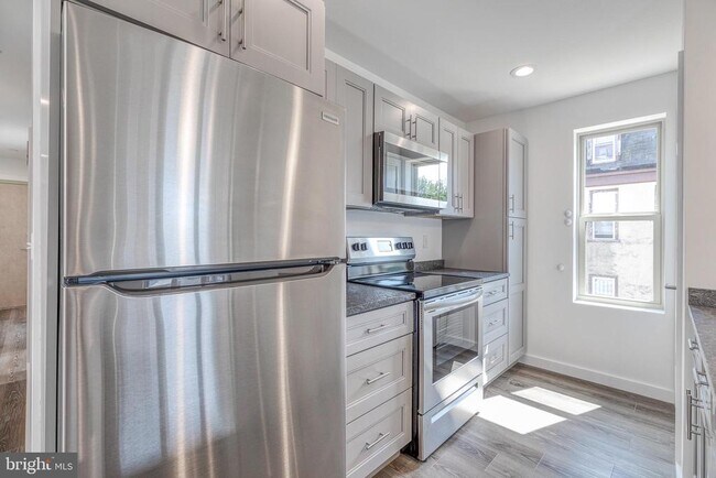 Foto del edificio - 751 N 43rd St