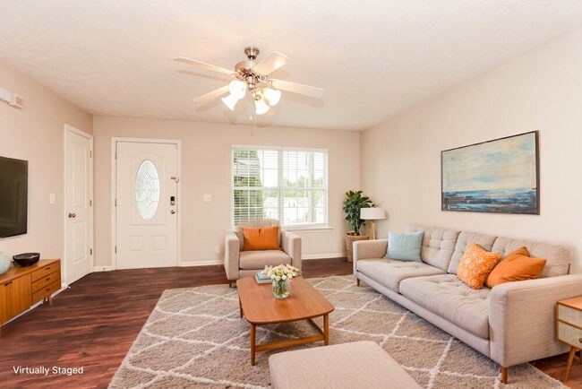 Building Photo - 412 Elegance Way