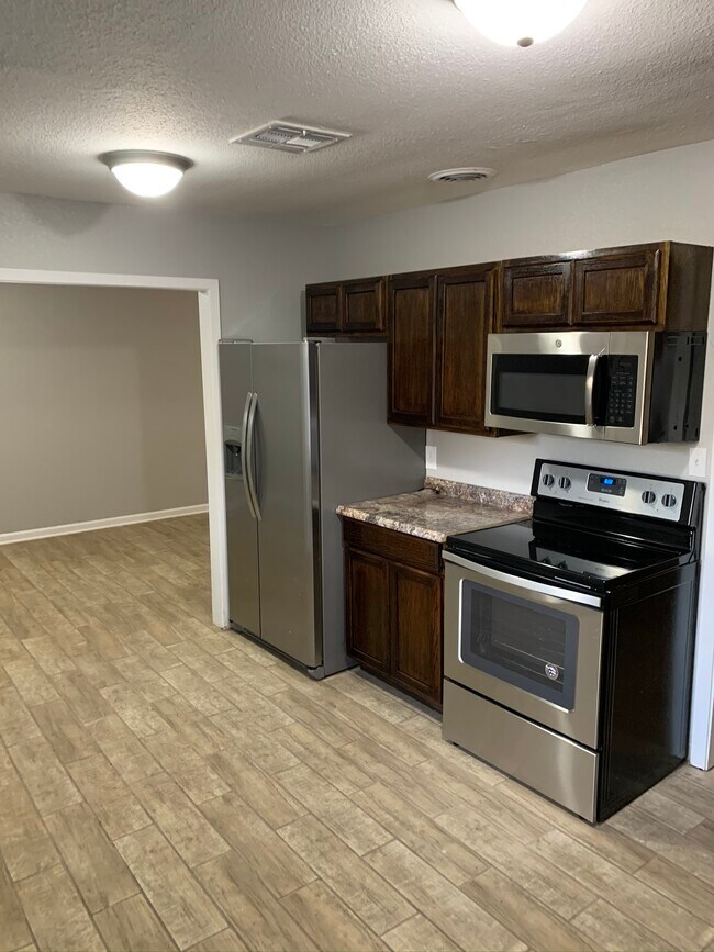 Building Photo - 6554 Quilen Rd