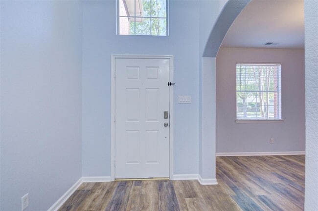 Building Photo - 32306 Summer Park Ln