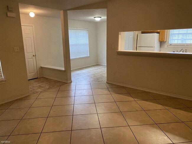 Foto del edificio - 3 br, 2 bath Duplex - 945 Willow Pond St 945
