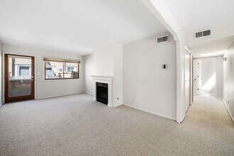 Building Photo - 663 Bishops Lodge Rd