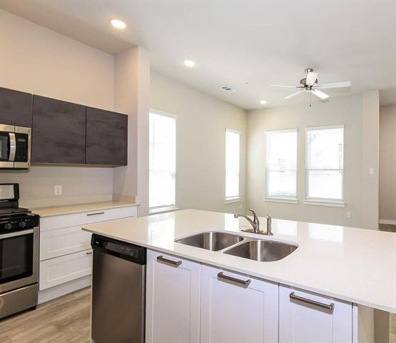 Building Photo - 1304 Creekbank Dr