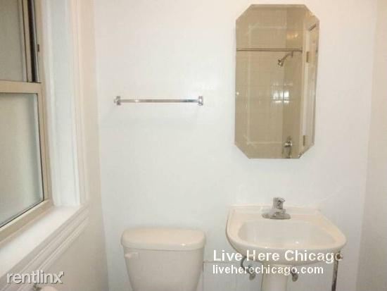 Building Photo - 901 W Argyle St