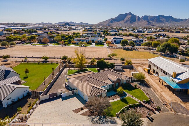 Building Photo - 21391 E Orchard Ln