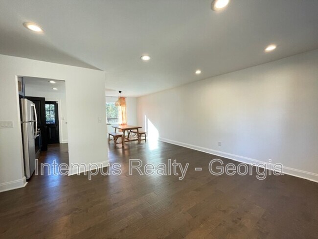 Building Photo - 2867 Joyce Ave