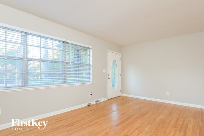 Building Photo - 1528 Brewster Cir