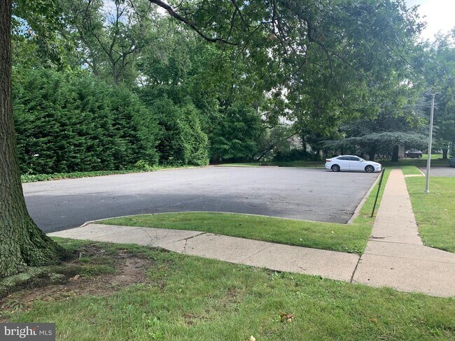 Foto del edificio - 1072 Parkway Ave