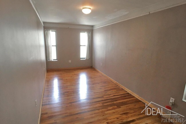 Foto del edificio - 2 bedroom in Brooklyn NY 11217
