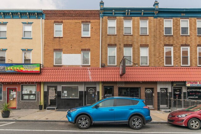Foto del edificio - Updated 3-Bedroom Apartment in Olde Kensin...