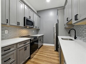 Building Photo - 111 Mulberry St