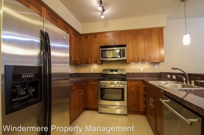 Building Photo - 1 br, 1 bath House - 51 Pine St #201