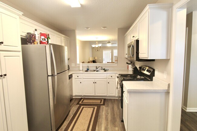 Building Photo - 426 Andover Dr