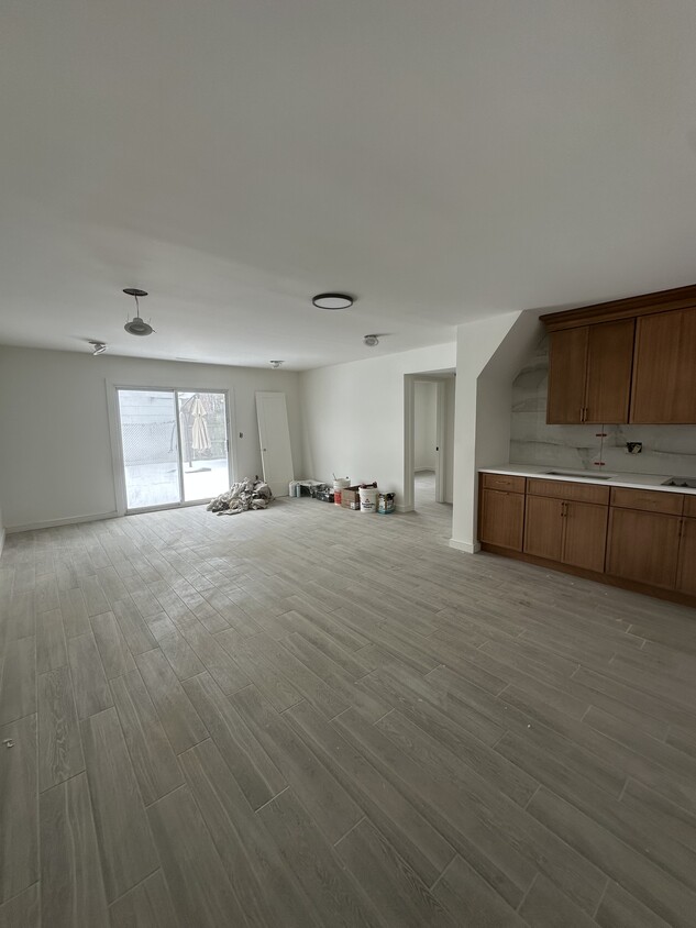 Building Photo - 71 Kipp Ave