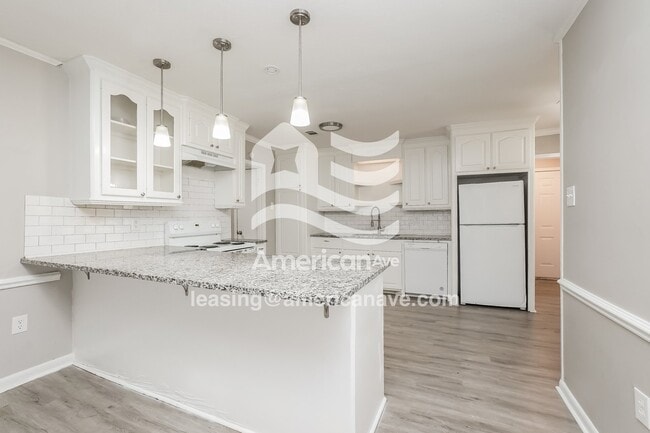 Building Photo - 457 Pemberton Dr