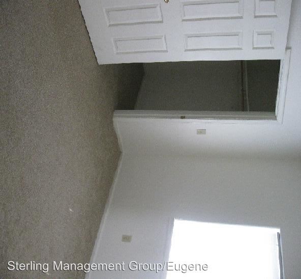 Building Photo - 2793-2793 S Cloverleaf Loop