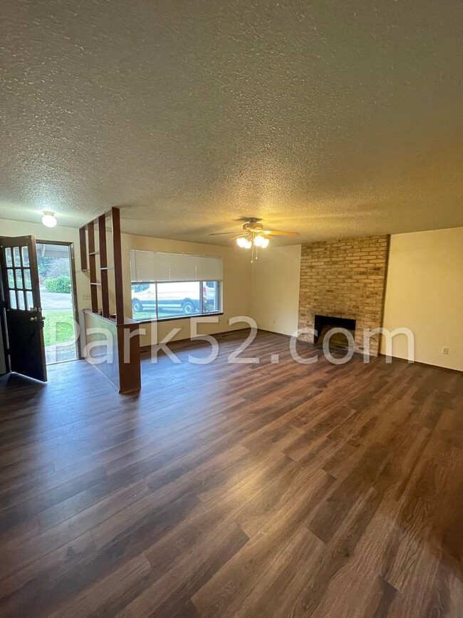 Foto del edificio - 3 Bedroom Rambler in Lakewood!