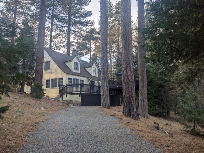 Building Photo - Enchanting Cottage