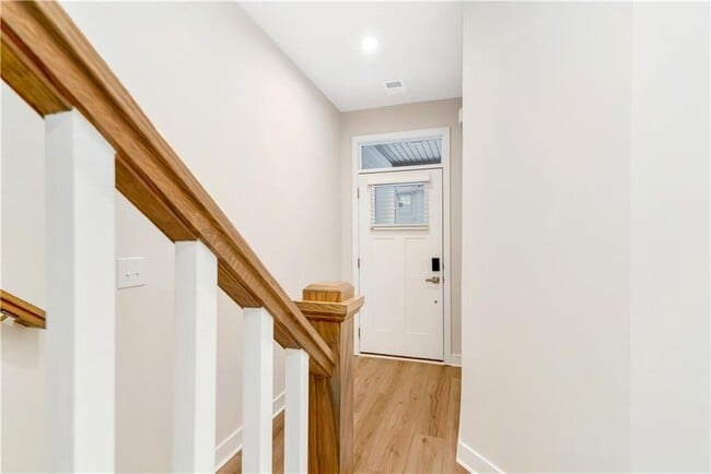 Foto del edificio - 555 Thatch Ter